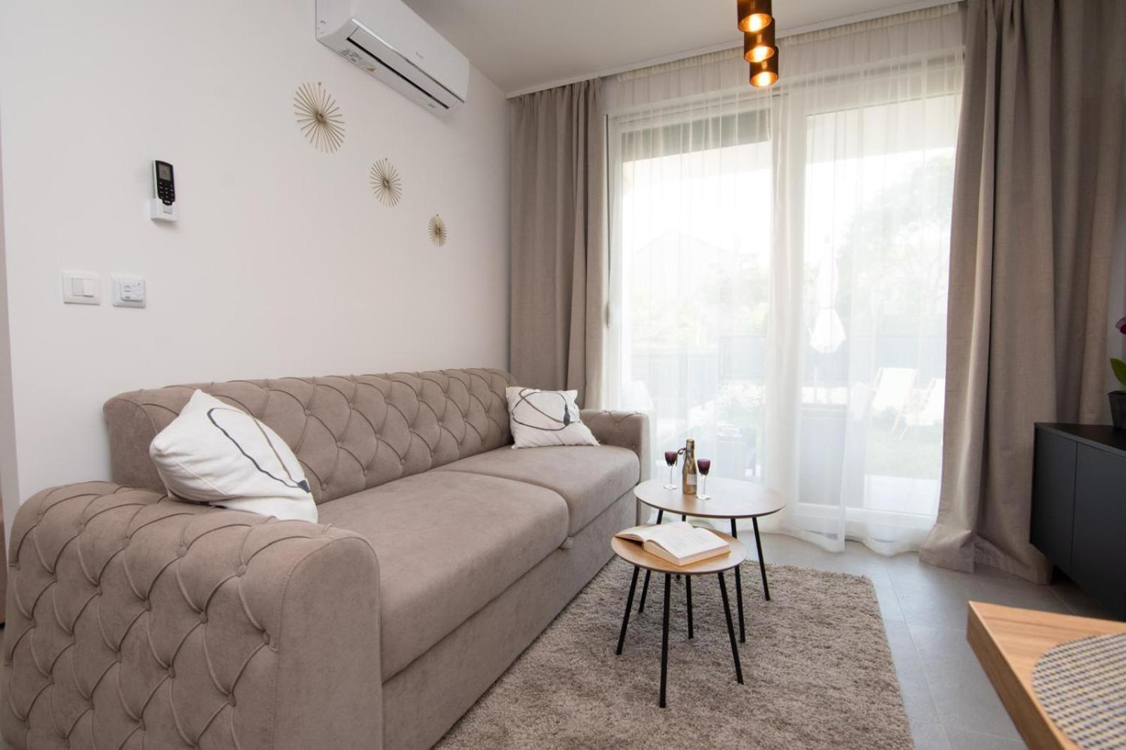 Studio Apartman Apollonia Sinj Exterior foto